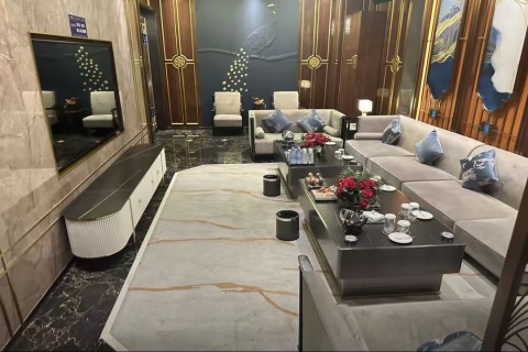 商洛夜场诚聘酒水推广专员 灵活兼职点亮都市夜生活